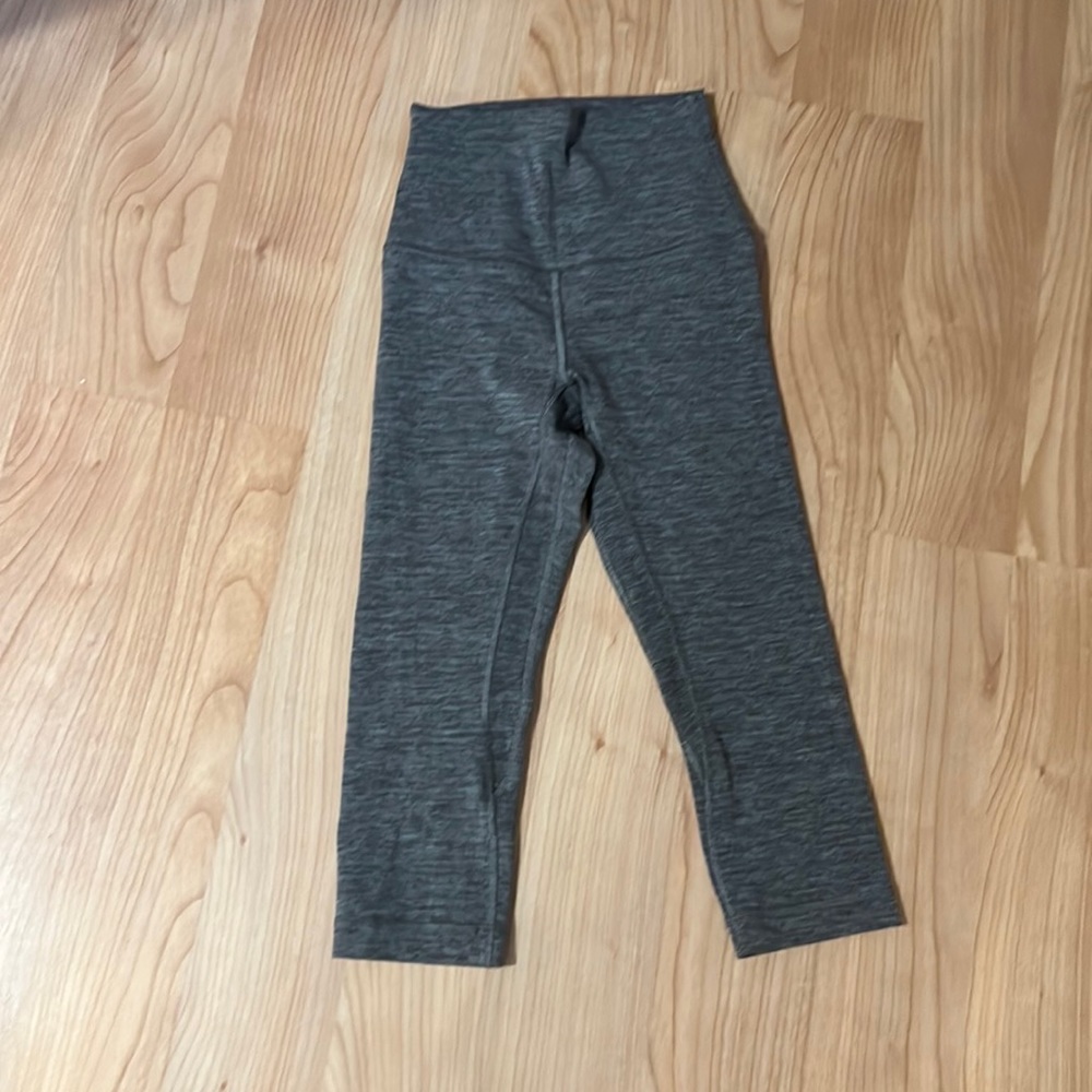 lululemon grey capris leggings